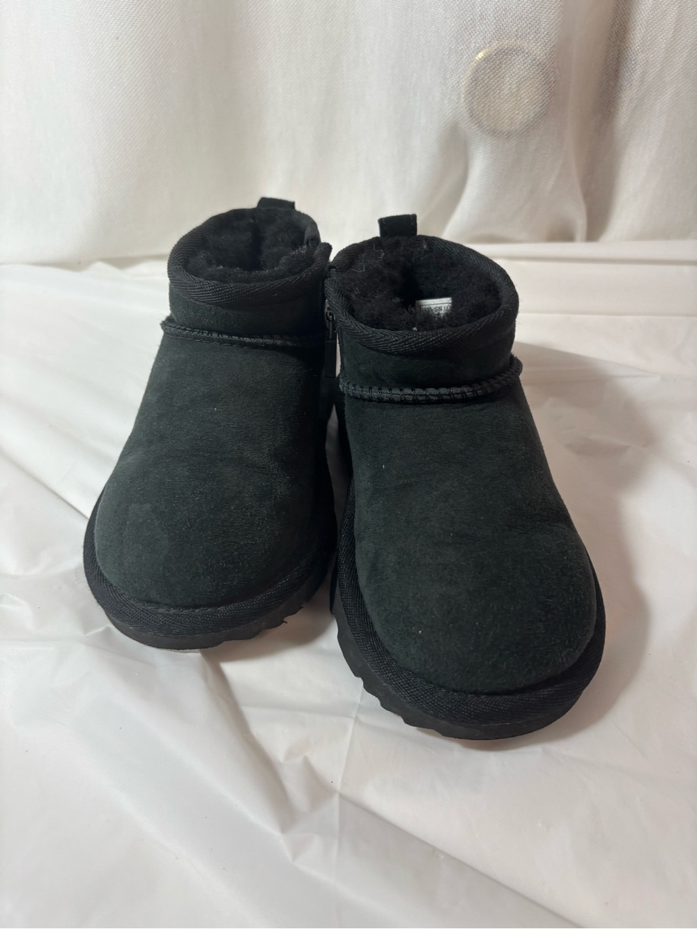 Uggs Kids Black Cozy Winter Boot size 10 Zip back
